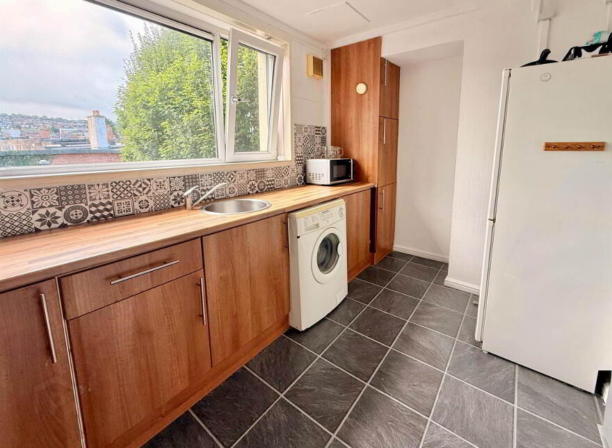 2g Cappagh Gardens, Cregagh, Belfast, BT6 0ET