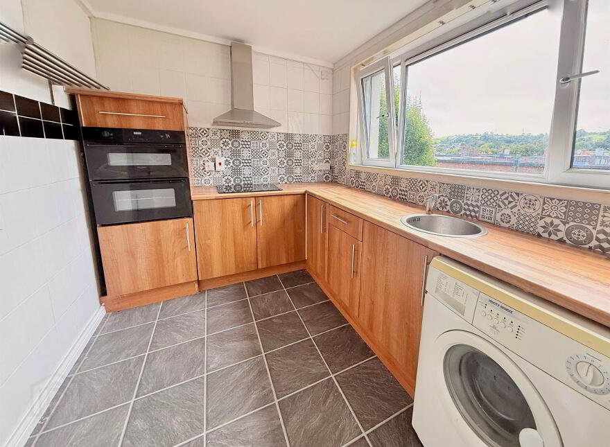 2g Cappagh Gardens, Cregagh, Belfast, BT6 0ET