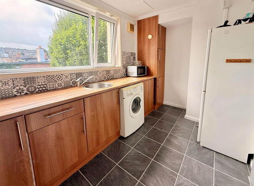 2g Cappagh Gardens, Cregagh, Belfast, BT6 0ET