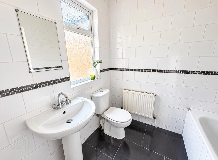 26 Glenvarlock Street, Belfast, BT5 5GS