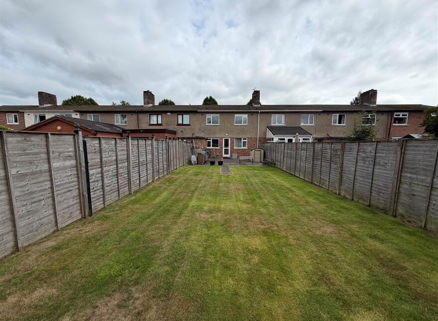 8 Month Lease @, 49 Thornhill Parade, Belfast, BT5 7AT