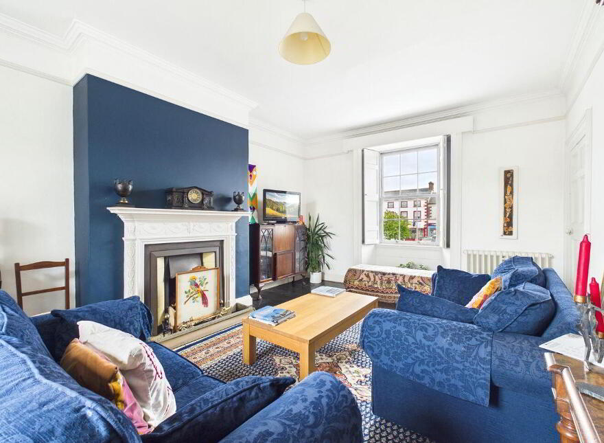 O'Connell Square, Mountmellick, Mountmellick, R32VR68