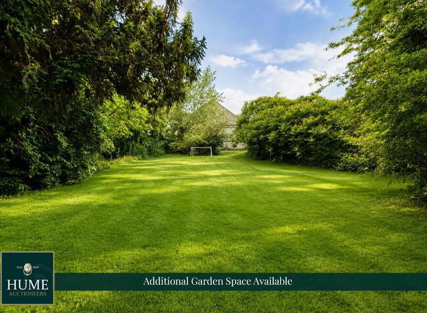 O'Connell Square, Mountmellick, Mountmellick, R32VR68