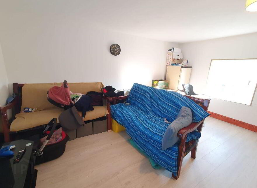 Chariot Lounge, Corskeagh, Frenchpark, F45C963