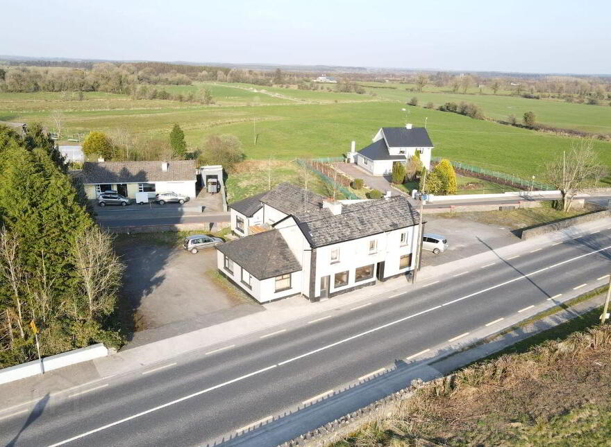 Chariot Lounge, Corskeagh, Frenchpark, F45C963