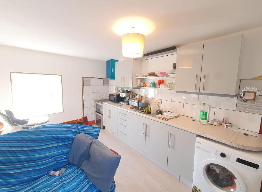 Chariot Lounge, Corskeagh, Frenchpark, F45C963