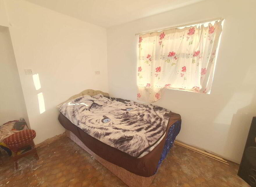 Chariot Lounge, Corskeagh, Frenchpark, F45C963
