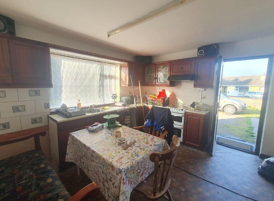 Chariot Lounge, Corskeagh, Frenchpark, F45C963