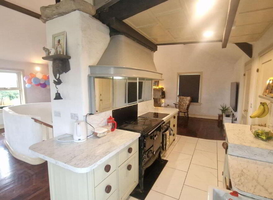 Curneen, Claremorris, F12T8N3