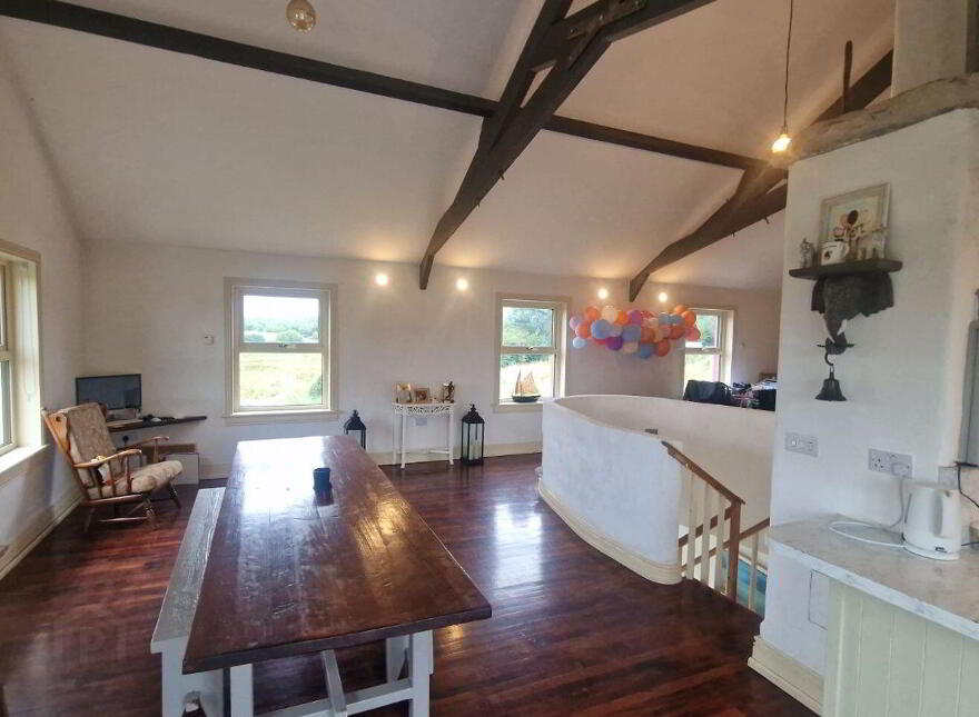 Curneen, Claremorris, F12T8N3
