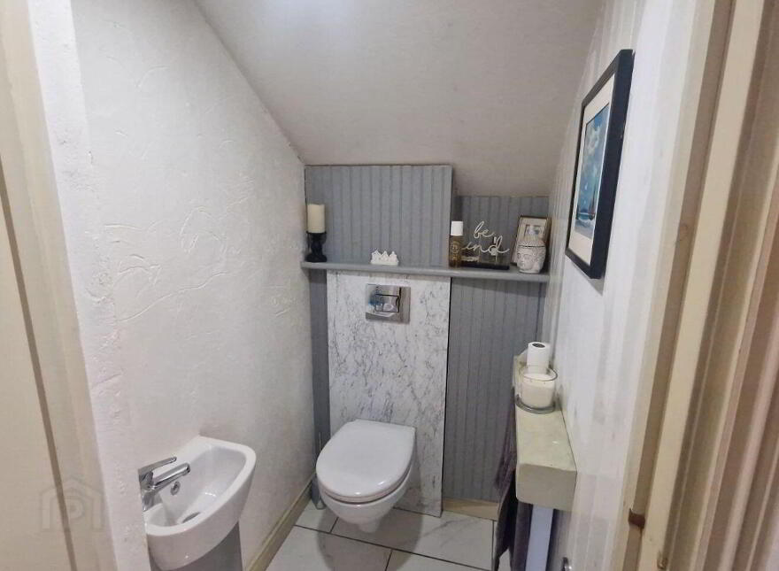 Curneen, Claremorris, F12T8N3