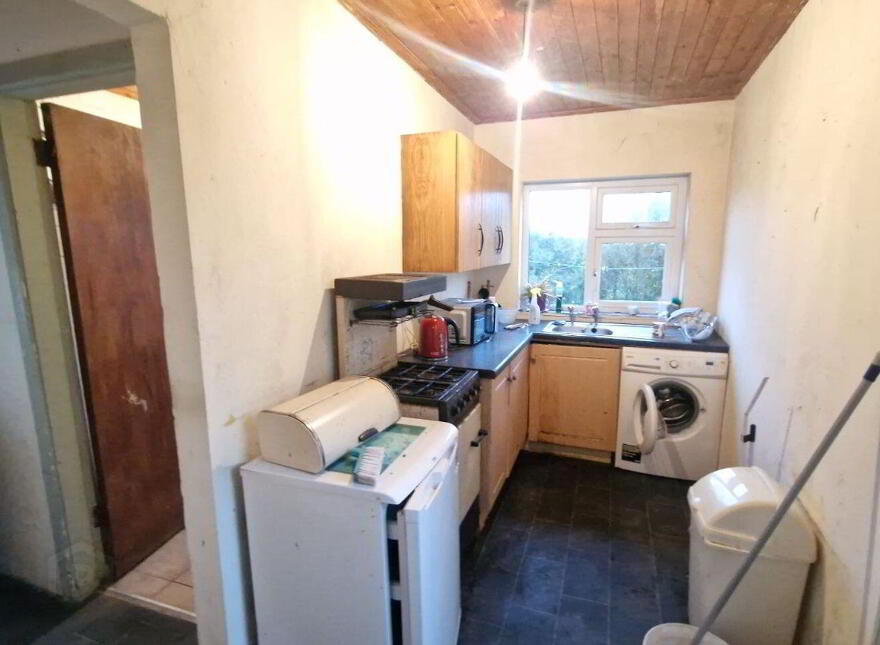Lissatava, Claremorris, Hollymount, F12F803