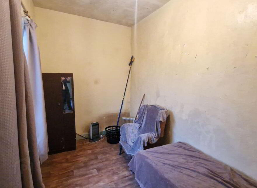 Lissatava, Claremorris, Hollymount, F12F803