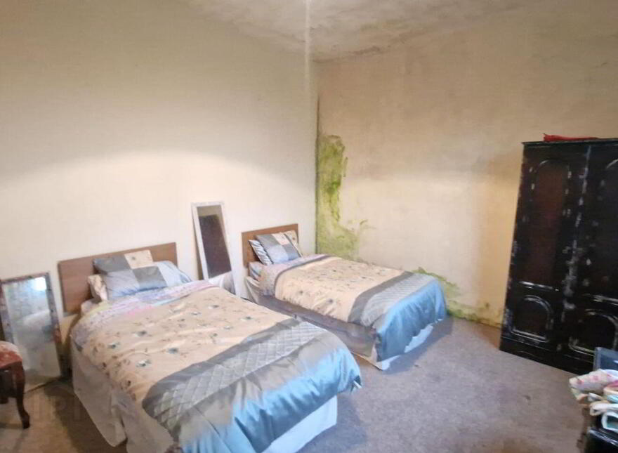 Lissatava, Claremorris, Hollymount, F12F803