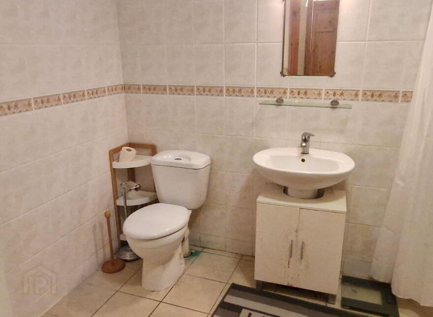 1a Carrowmore Meadows, Knock, F12R6X6