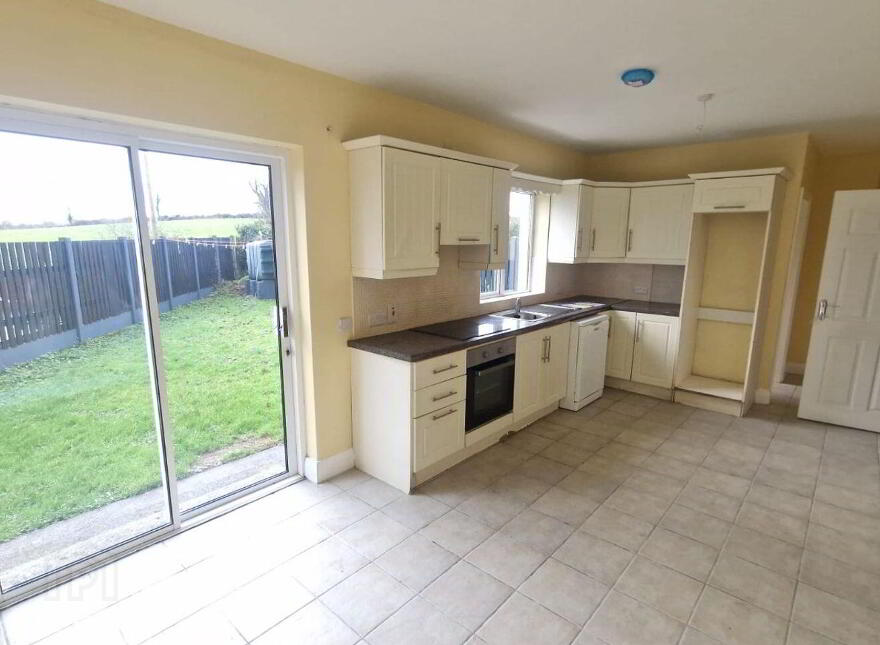 93 Tarmon Manor, Castlerea, F45WV34