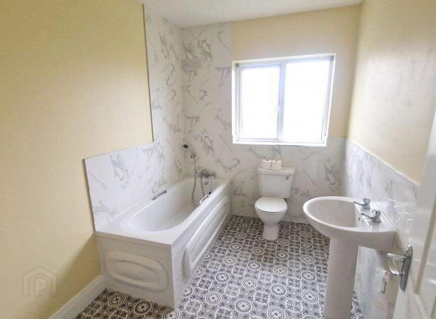 93 Tarmon Manor, Castlerea, F45WV34