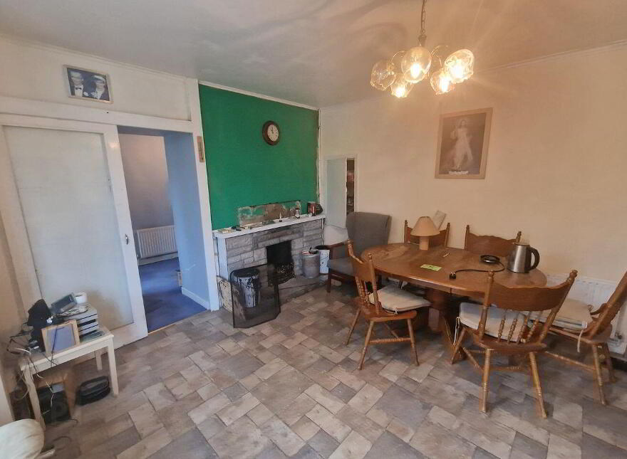 Churchfield, Knock, F12HW68