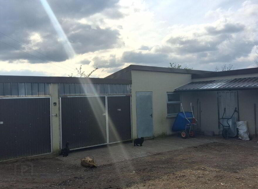 Caddellbrook School, Caddellbrook, Castlerea, F45R940