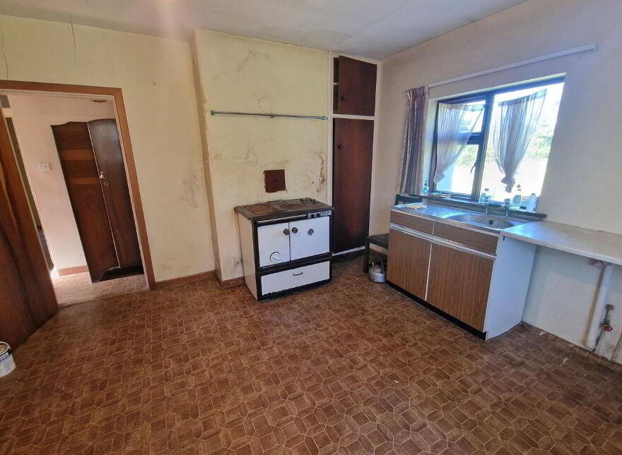 Knock Road, Claremorris, F12HP73