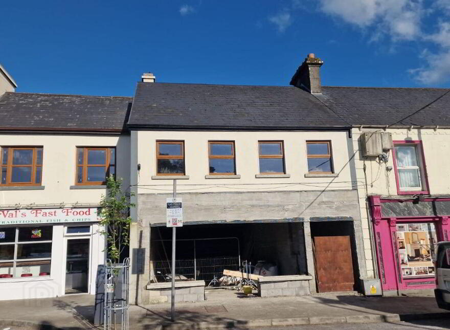James Street, Claremorris, F12N822