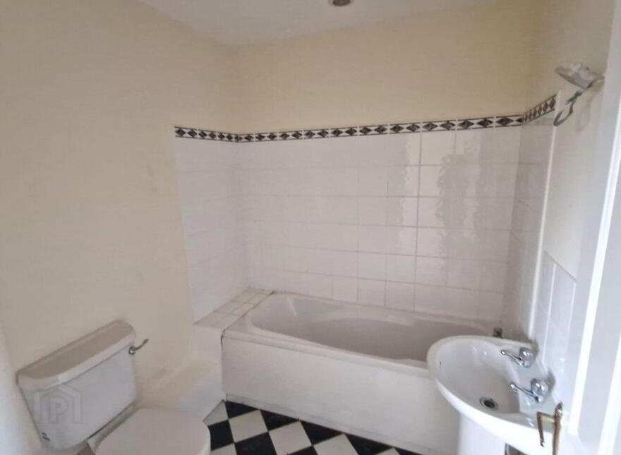 No 6 Woodlands, Loughglynn, Castlerea