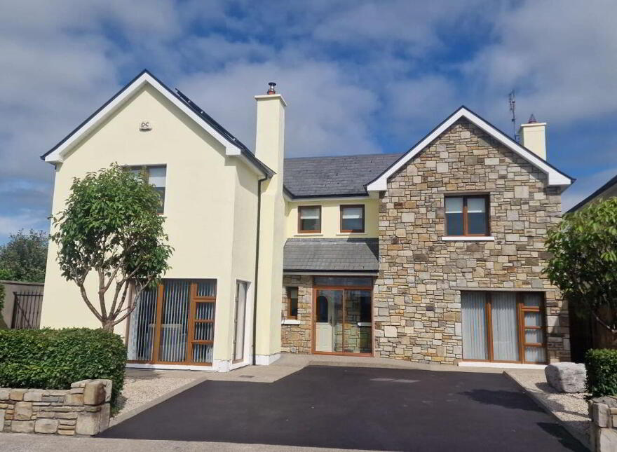 21 Hillcrest, Claremorris, F12K7R7