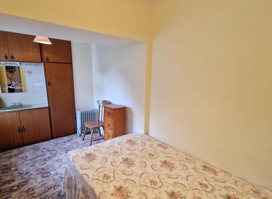 Tarmun Road, Castlerea, F45TW22