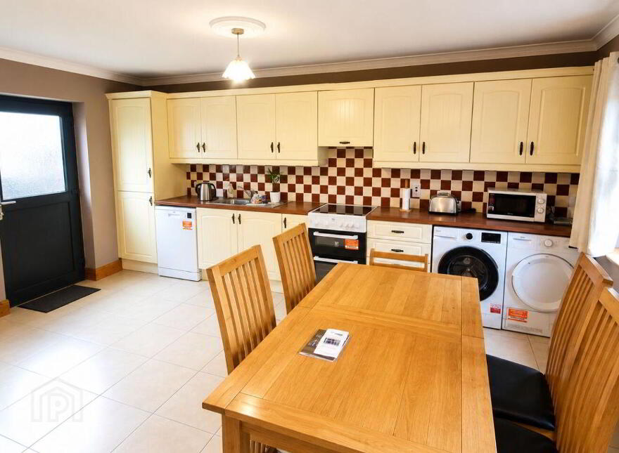 6 Elm Gardens, Balla, F23YC64