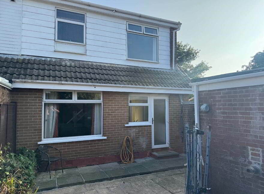 18 Cairnmore Park, Lisburn, BT28 2DN