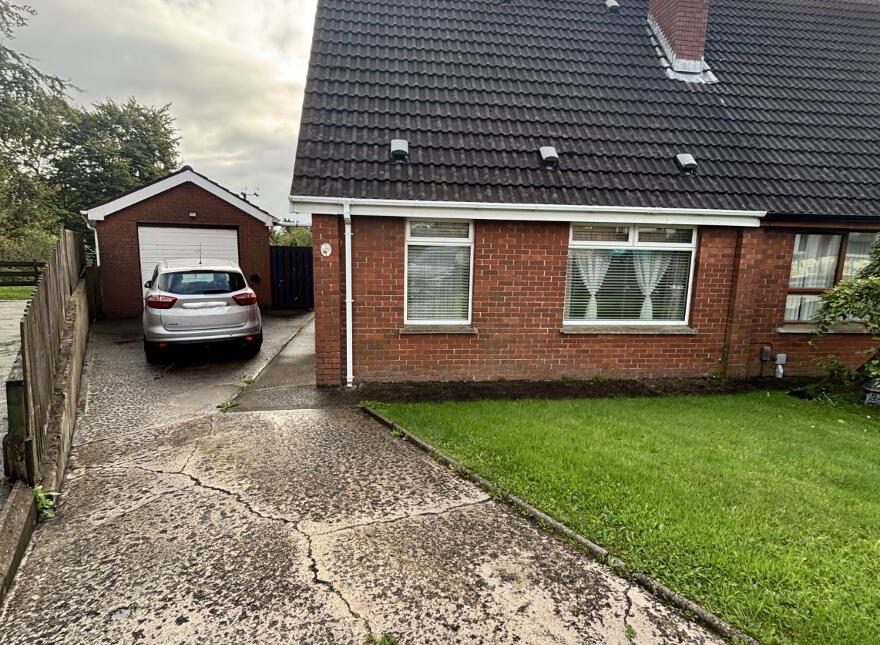 49 Glenmore Park, Altnagelvin, Londonderry, BT47 2JY