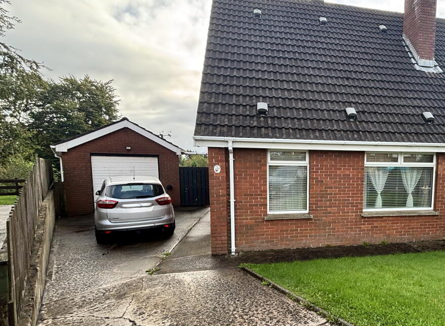 49 Glenmore Park, Altnagelvin, Londonderry, BT47 2JY