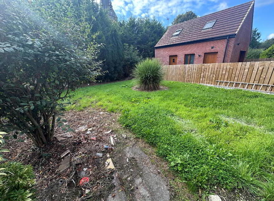75 Maypole Park, Dromore, BT25 1SJ