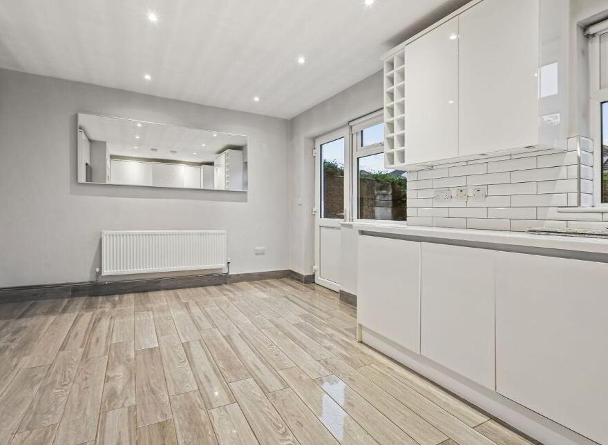 2 The Grove, Saint Catherine's Estate, Rush, K56YK44