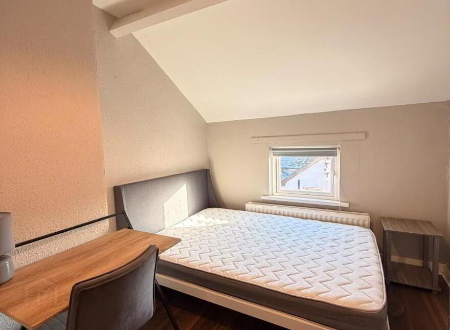 Rooms 2 & 4, 14 Beechmount Street, Belfast, BT12 7NG
