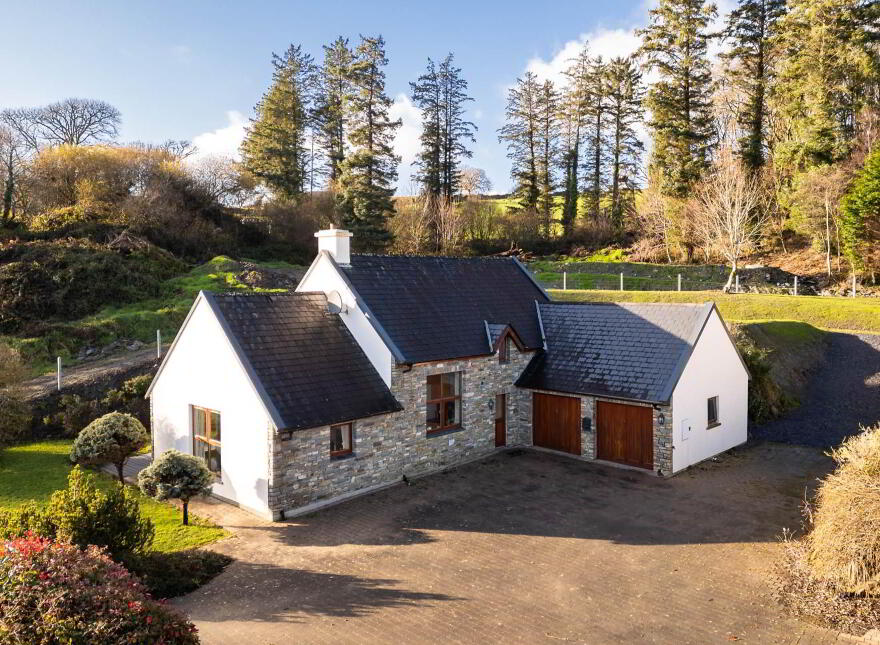 4 Glenard, Castletownshend, P81RF86