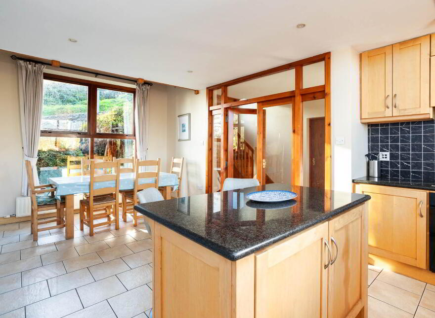 4 Glenard, Castletownshend, P81RF86