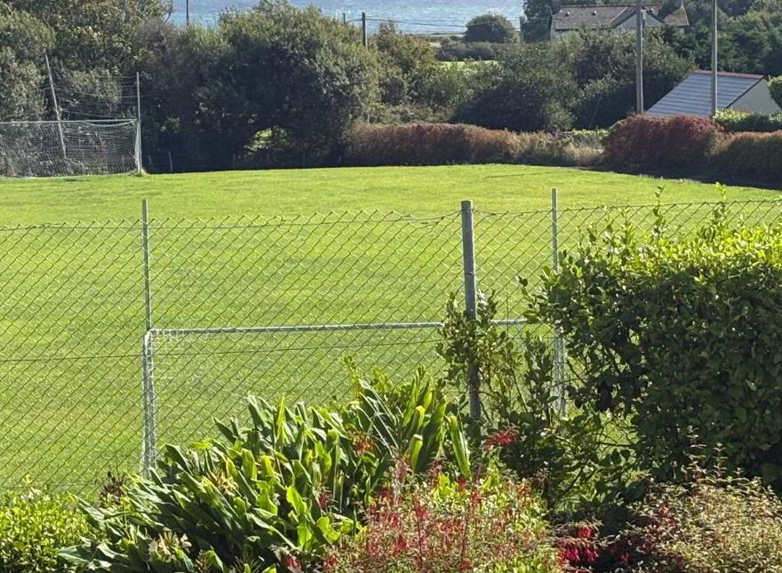 3 Bay View Cottages, Kilcrohane, P75F682