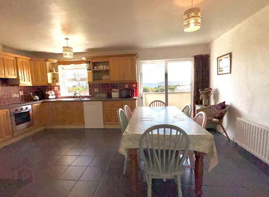 3 Bay View Cottages, Kilcrohane, P75F682