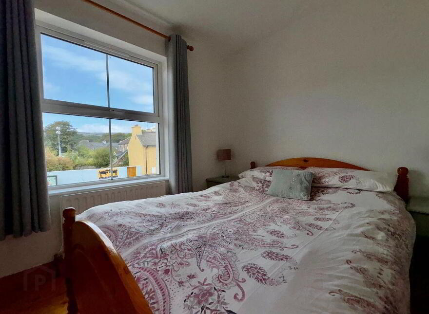 3 Bay View Cottages, Kilcrohane, P75F682