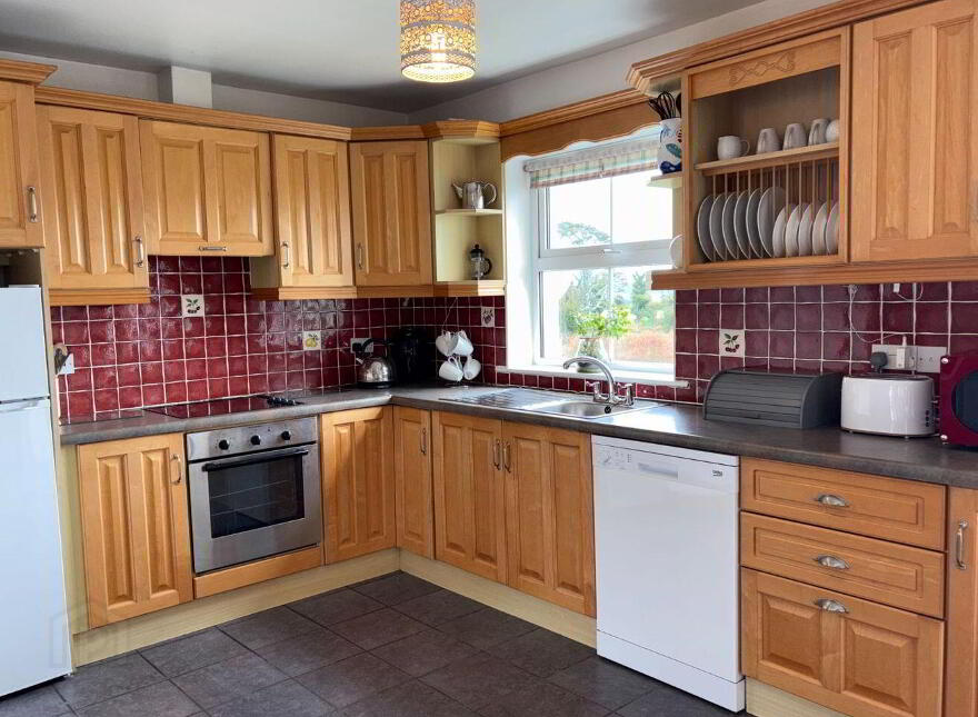 3 Bay View Cottages, Kilcrohane, P75F682