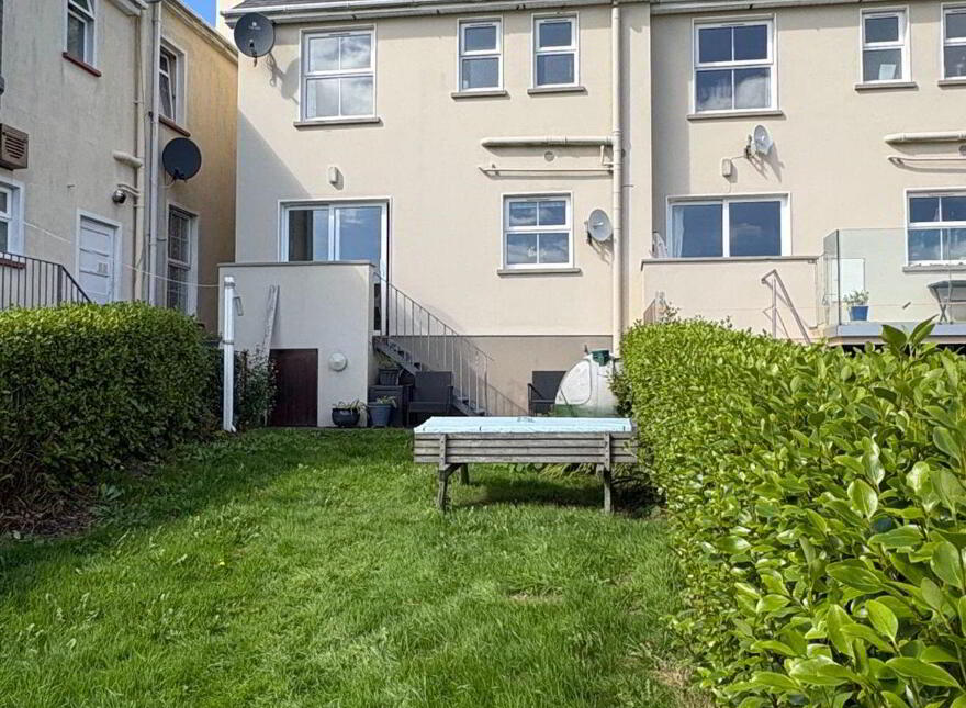 3 Bay View Cottages, Kilcrohane, P75F682