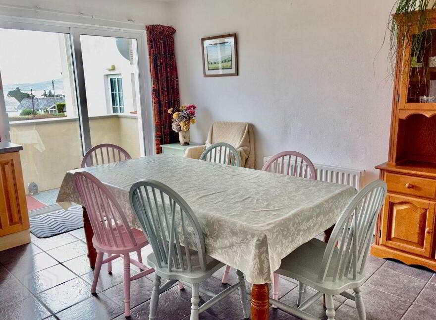 3 Bay View Cottages, Kilcrohane, P75F682
