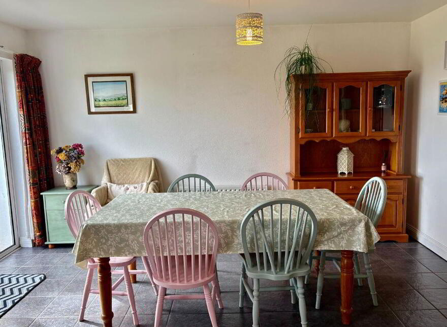 3 Bay View Cottages, Kilcrohane, P75F682