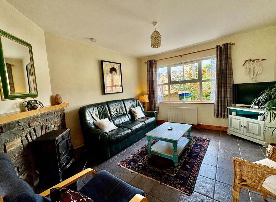 3 Bay View Cottages, Kilcrohane, P75F682