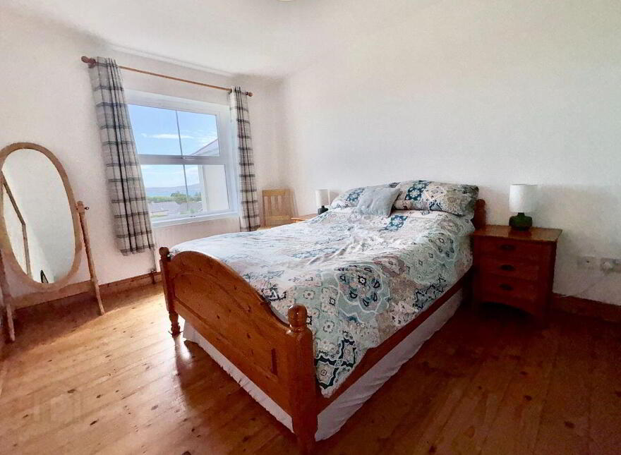 3 Bay View Cottages, Kilcrohane, P75F682