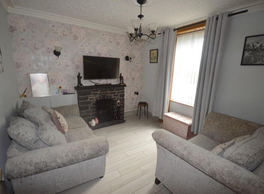 2 Albert Terrace, Main Street, Lifford, F93V2YH