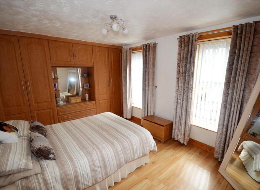 2 Albert Terrace, Main Street, Lifford, F93V2YH