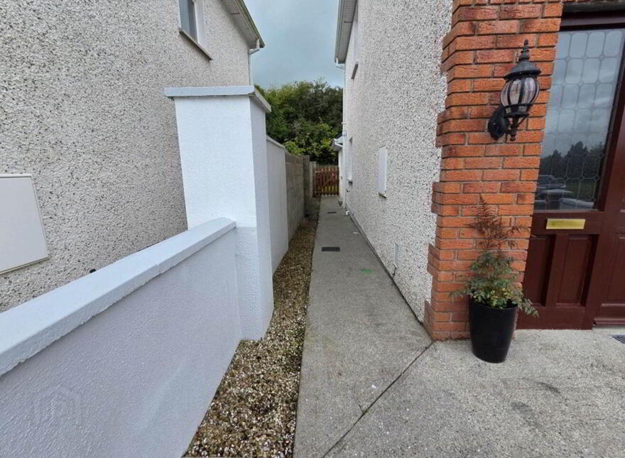 4 Dudley Heights, Glenamaddy, F45K030