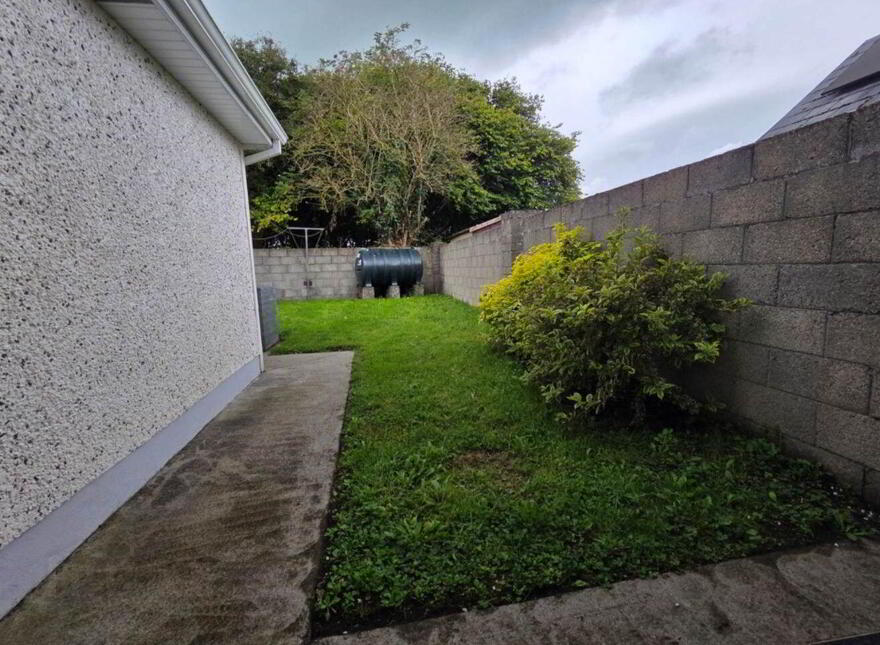 4 Dudley Heights, Glenamaddy, F45K030